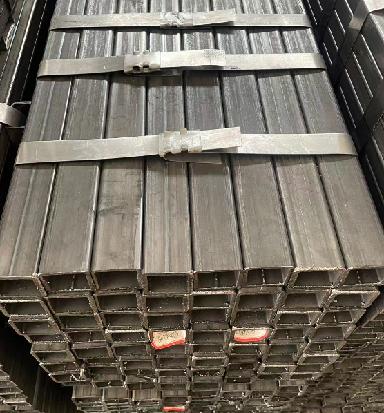 巴音郭楞工业用梯子 镀锌管焊接梯子 铁梯子方管梯